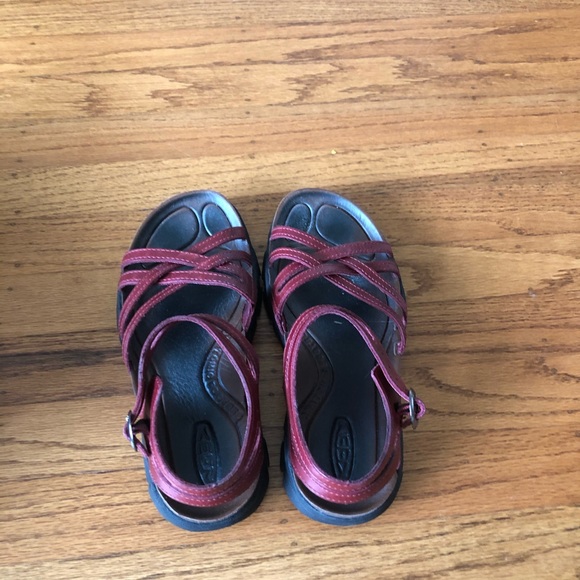 Sandals - Picture 3 of 4